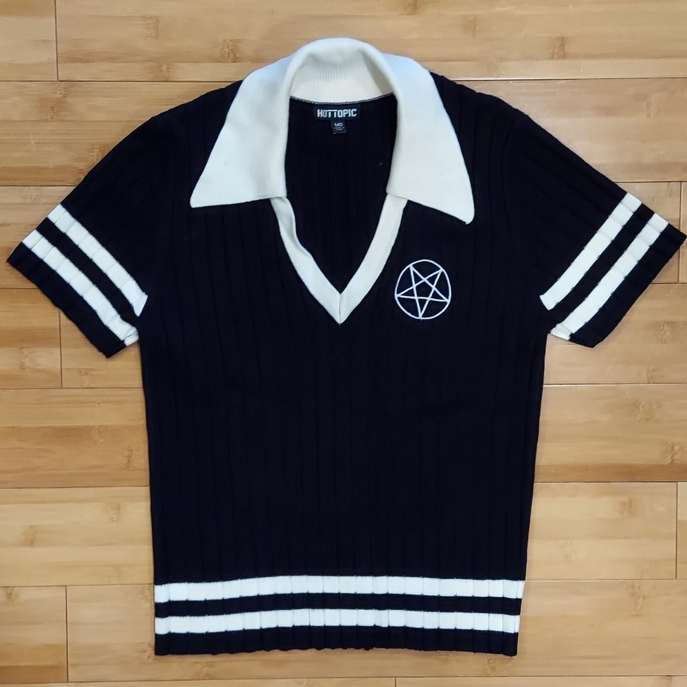 Hot Topic Black and White Pentagram Knit Top With Collar Size Medium Never Worn